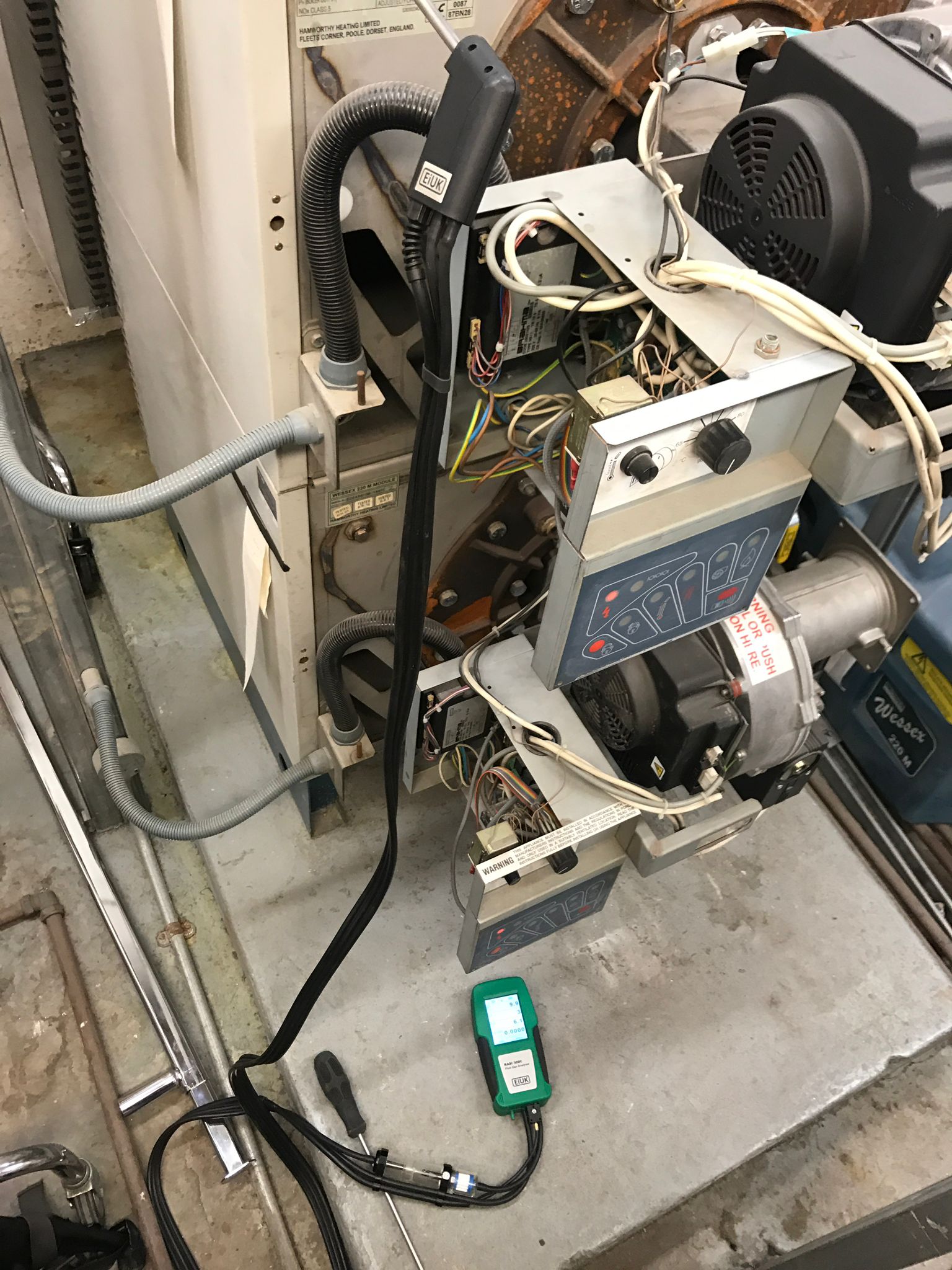 gas safe registered engineer near me Hampton Hill, TW12